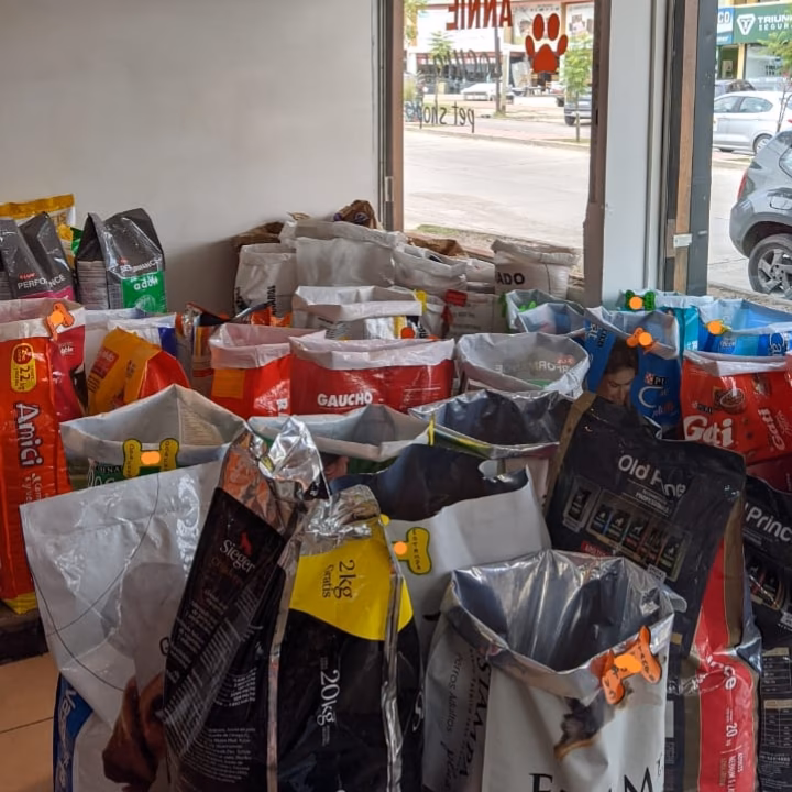 Annie Locuras Pet Shop