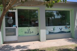 La Huella peluqueria canina y tienda para mascotas