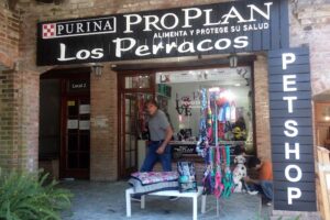 Los Perracos tienda de mascotas