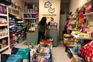 Malcriados happy pets