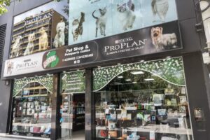 Mascota Universo Sucursal Pellegrini 784