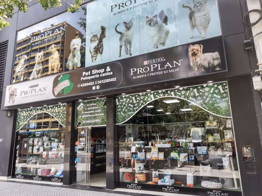 Mascota Universo Sucursal Pellegrini 784