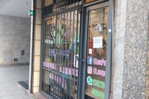 Pet shop Love Pets mascota feliz